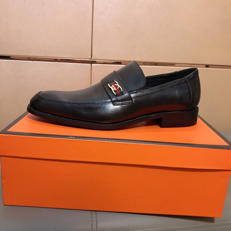 G*u*i leather shoes